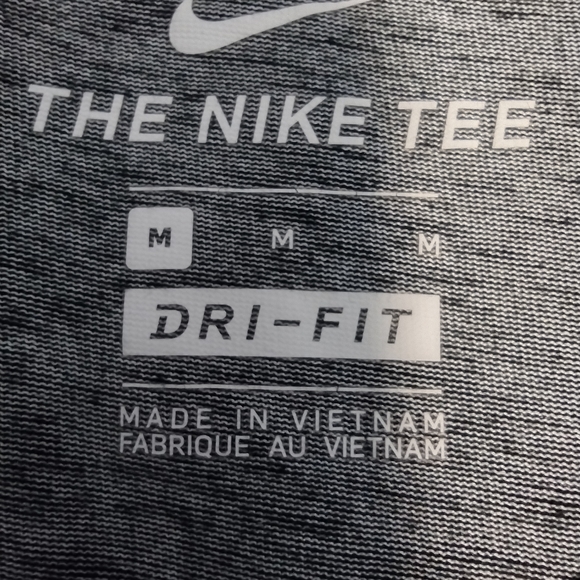 The Nike Tee Dri-Fit short sleeve Just Do It graphic t-shirt crewneck boxy fit - Picture 5 of 11